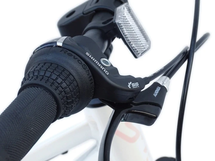 ROWER 24 QUEEN MTB AMORTYZOWANY SHIMANO ALUMINIUM RÓŻOWO BIAŁY 3