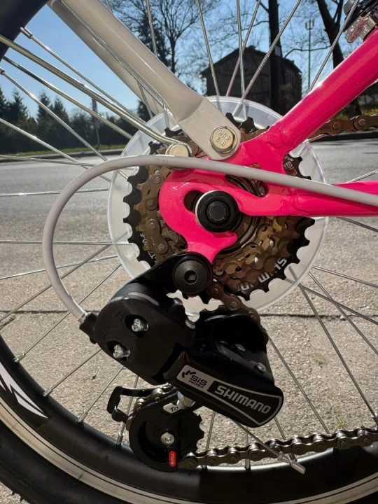 ROWER DZIECIĘCY 20 RÓŻOWY NEON Z PRZERZUTKĄ SHIMANO DLA DZIEWCZYNKI 3